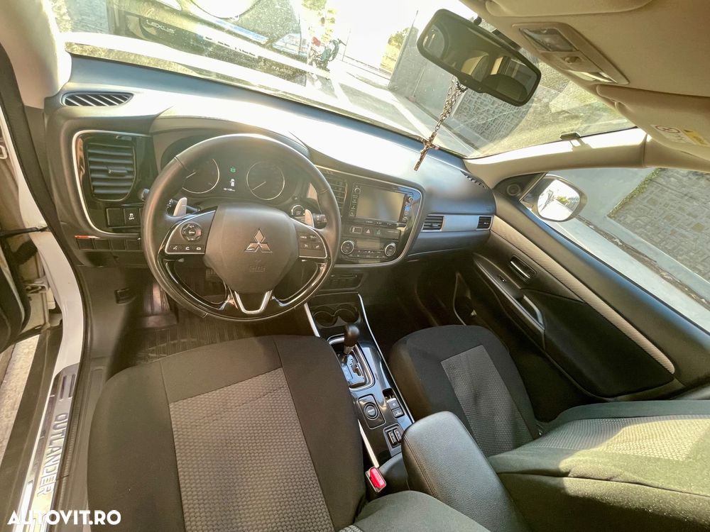 Mitsubishi Outlander 2.2 Litre DI-D AWD Instyle Aut. - 12