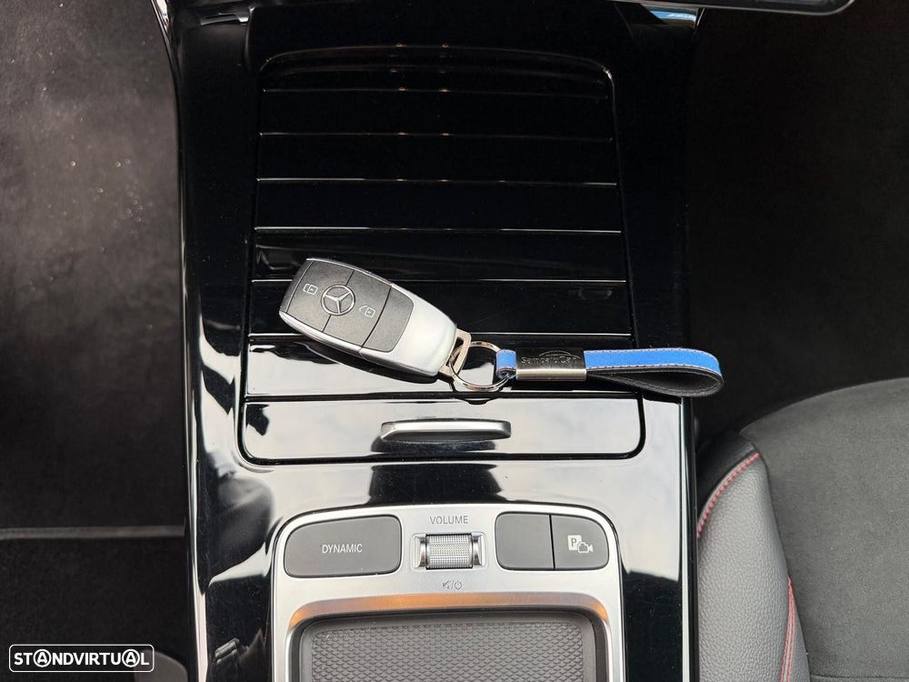 Mercedes-Benz A 250 e AMG Line - 23