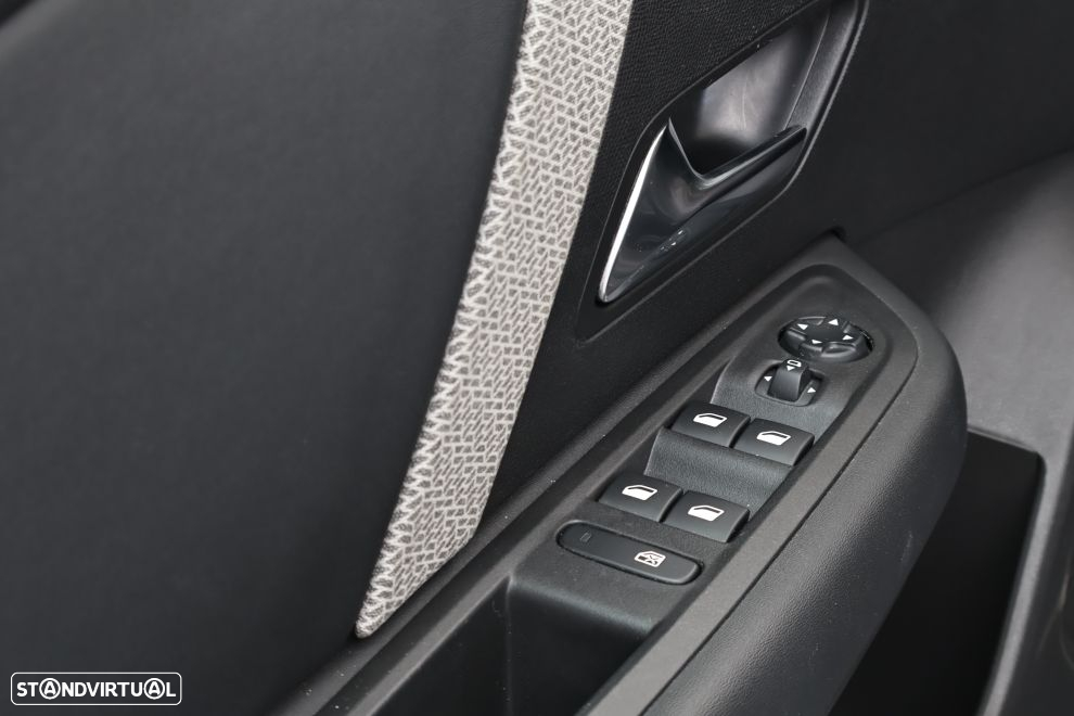Citroën C4 1.2 PureTech Plus - 25