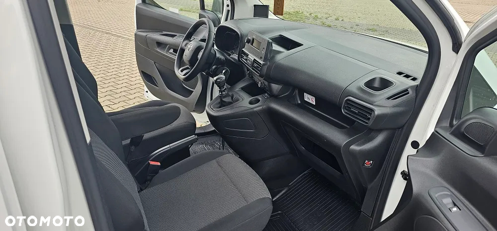 Toyota Proace City 1.5 D-4D Long 2,3t Active (bryg.) - 11