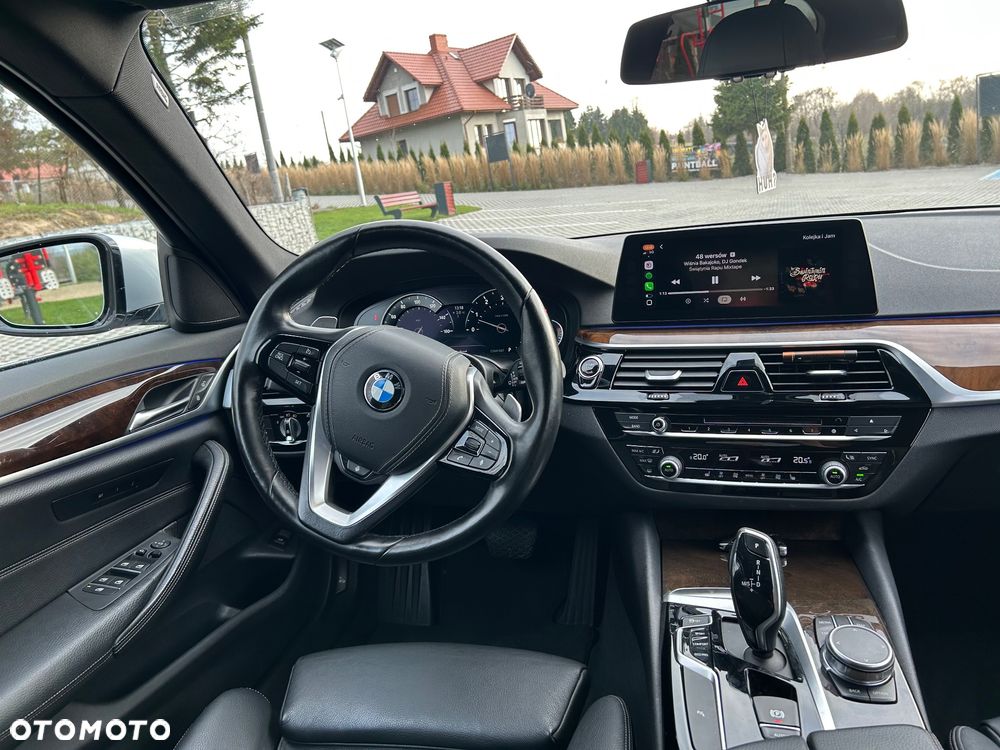 BMW Seria 5 530i xDrive GPF Sport Line sport - 14