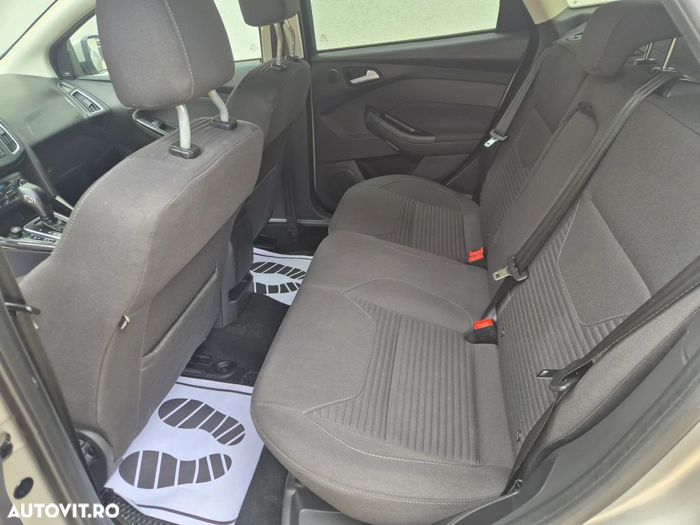 Ford Focus 2.0 TDCI Powershift Titanium - 13