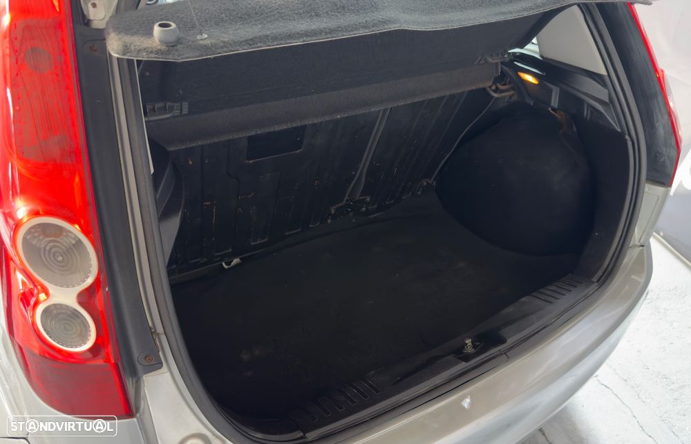 Ford Fiesta 1.25 Ghia - 14