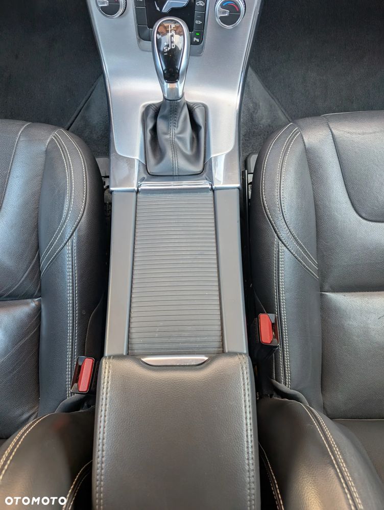 Volvo V60 D3 Geartronic Summum - 30