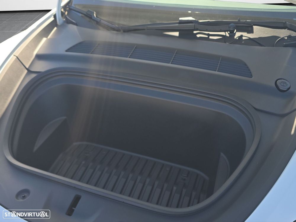 Tesla Model Y Premium Long Range Dual Motor AWD - 20