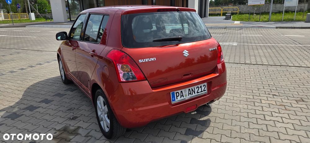 Suzuki Swift 1.3 Limited 25 - 3