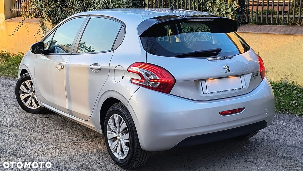 Peugeot 208 - 2