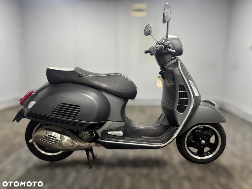 Piaggio Vespa - 2