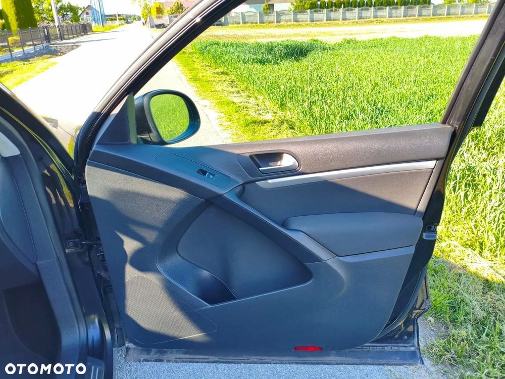 Volkswagen Tiguan - 14
