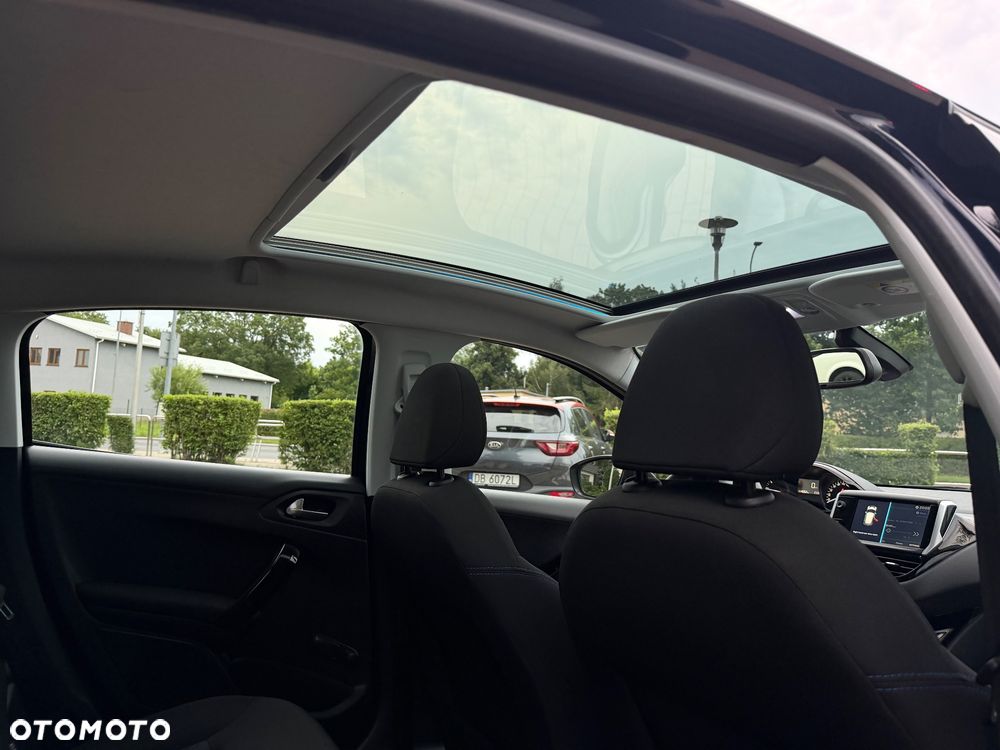 Peugeot 208 PureTech 82 Stop & Start Signature - 16