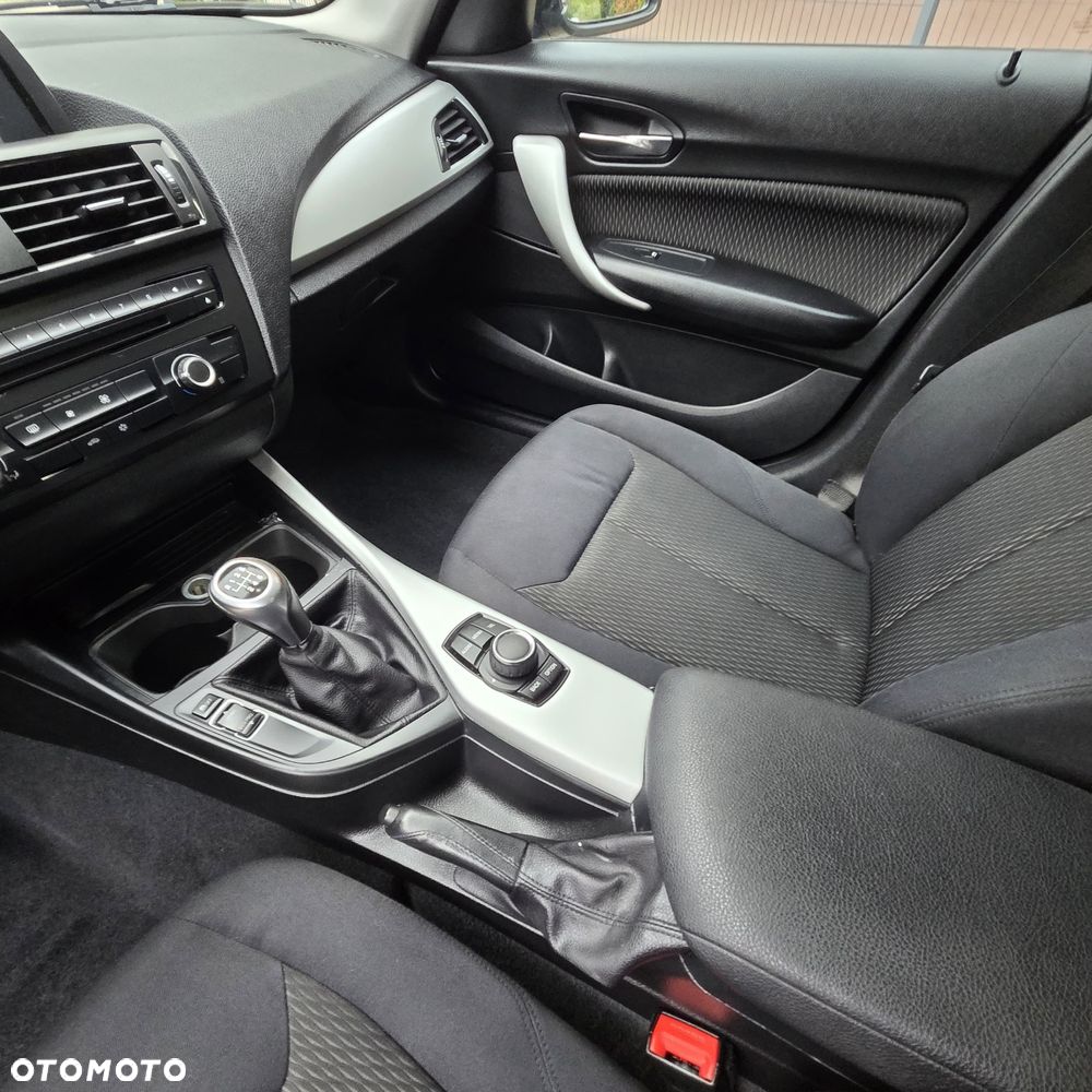 BMW Seria 1 116d DPF - 8