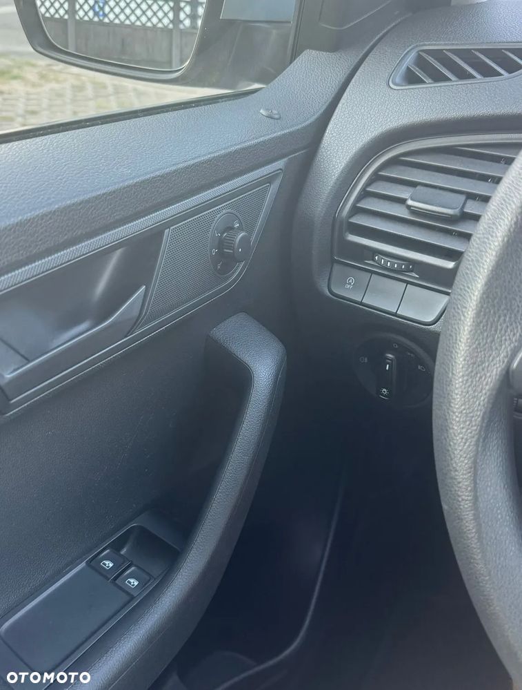 Skoda Fabia 1.0 Active - 8