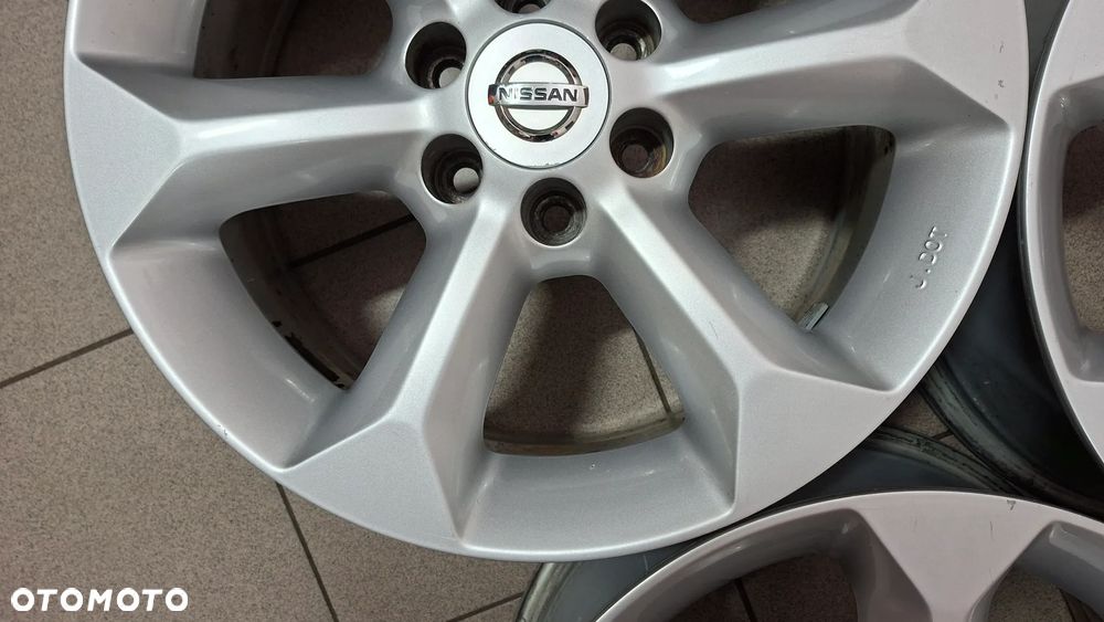 Felgi Aluminiowe 17 Nissan Pathfinder 6x114.3 ET 30 - 12