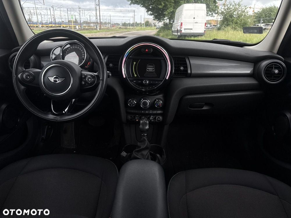 MINI Cooper Standard - 10