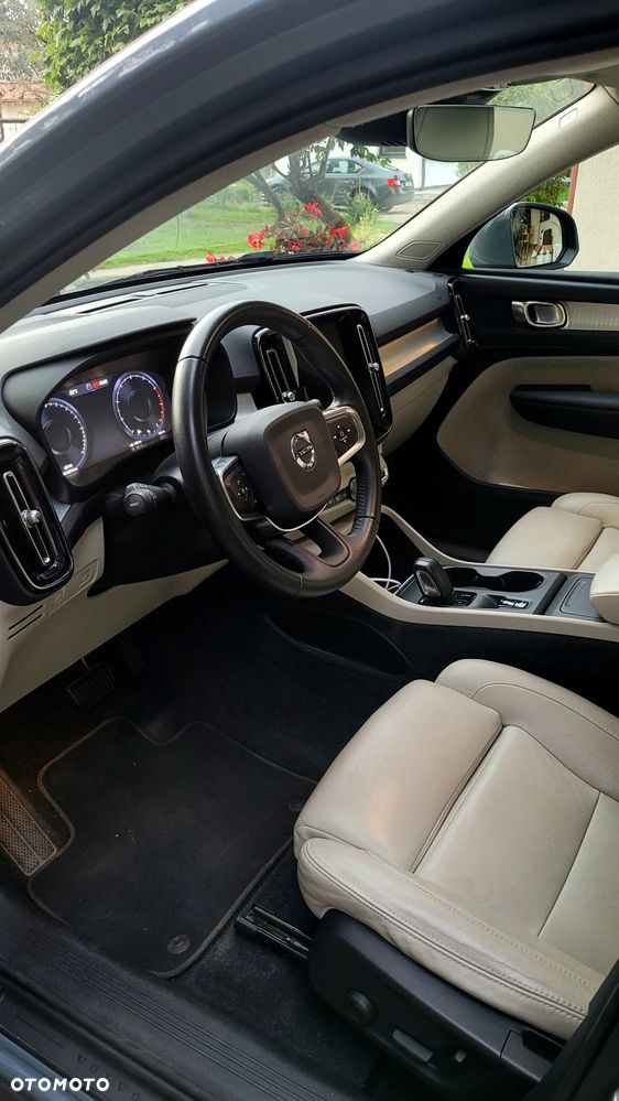 Volvo XC 40 T3 Momentum Pro - 16