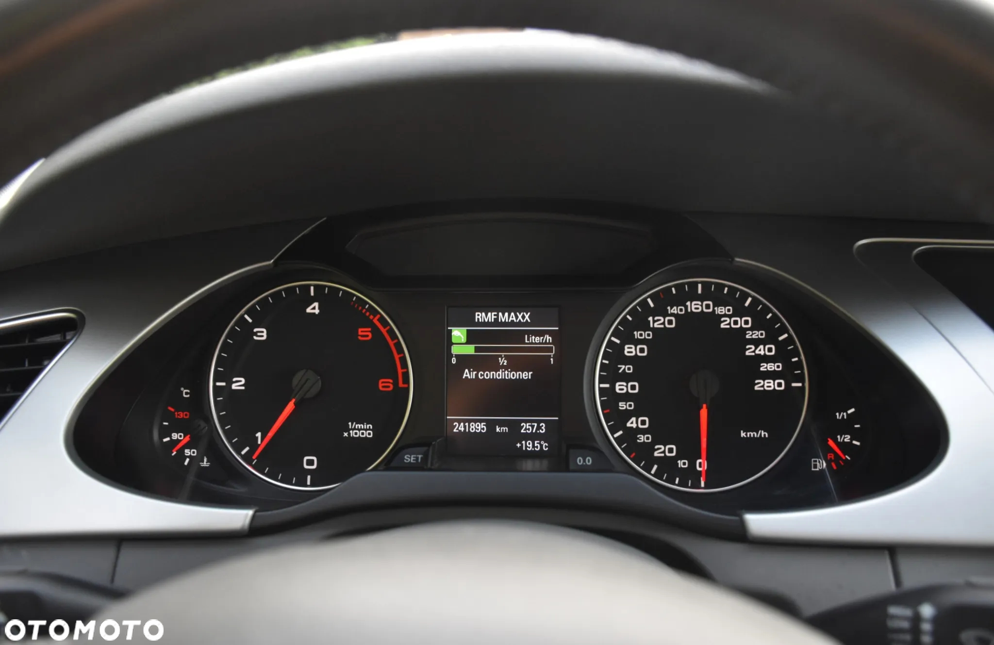 Audi A4 Avant 2.0 TDI DPF Ambiente - 22