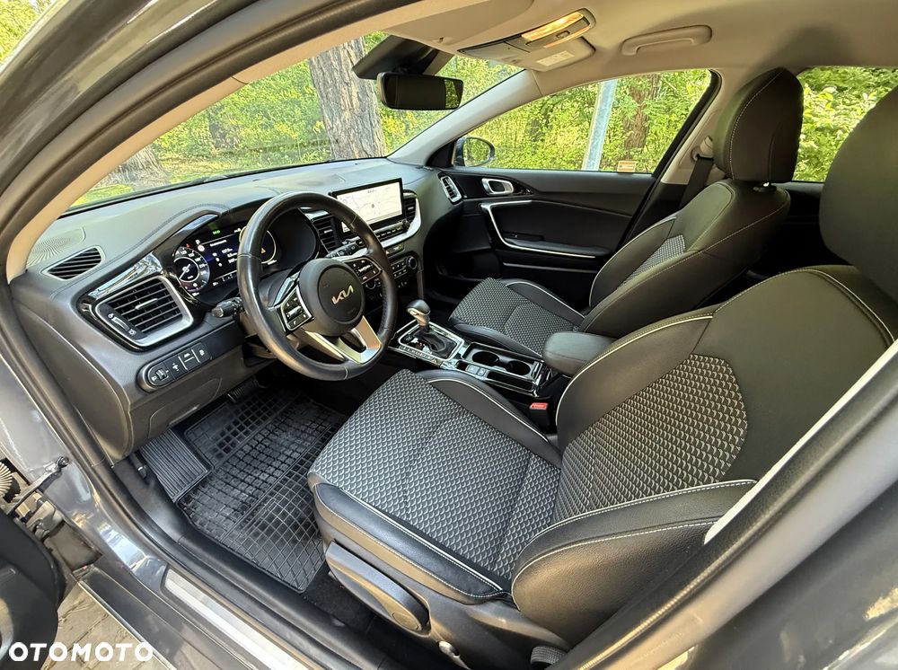 Kia XCeed 1.5 T-GDI Business Line DCT - 14