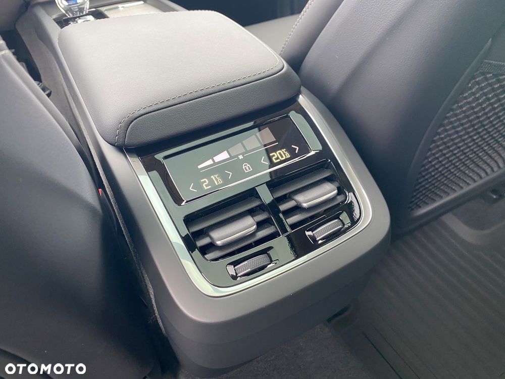 Volvo XC 60 B5 B AWD Ultra Black Edition - 8