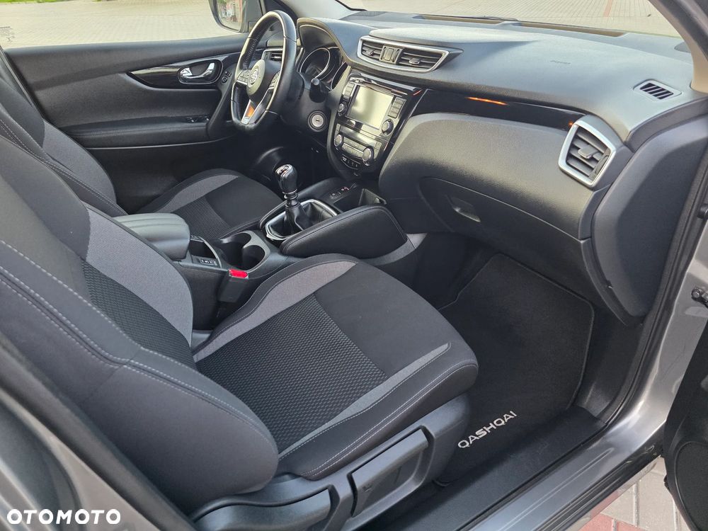 Nissan Qashqai 1.3 DIG-T AKARI - 23