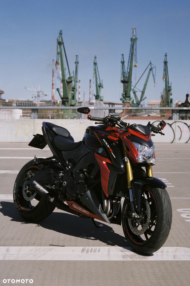 Suzuki GSX 1000 - 19