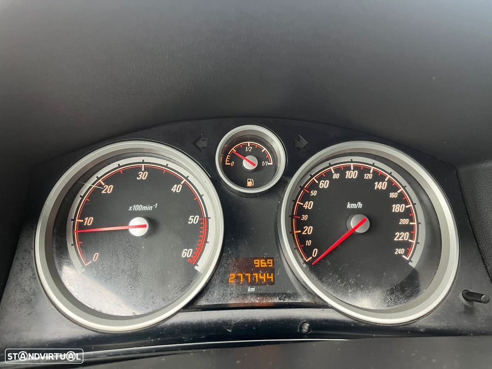 Opel Astra GTC 1.3 CDTI - 21