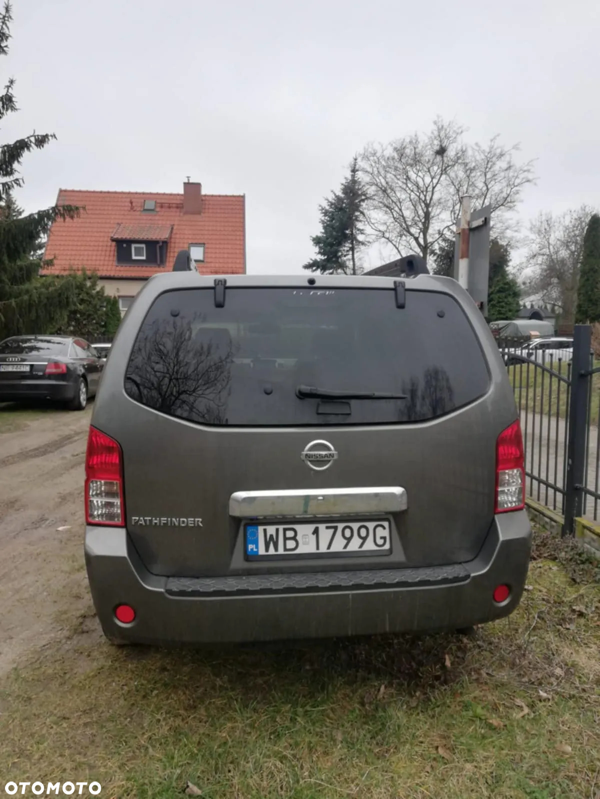 Nissan Pathfinder - 6