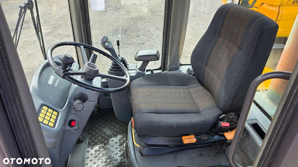 Volvo L30B L30 B - 17