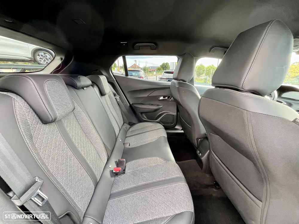 Peugeot 2008 1.2 PureTech Allure - 15