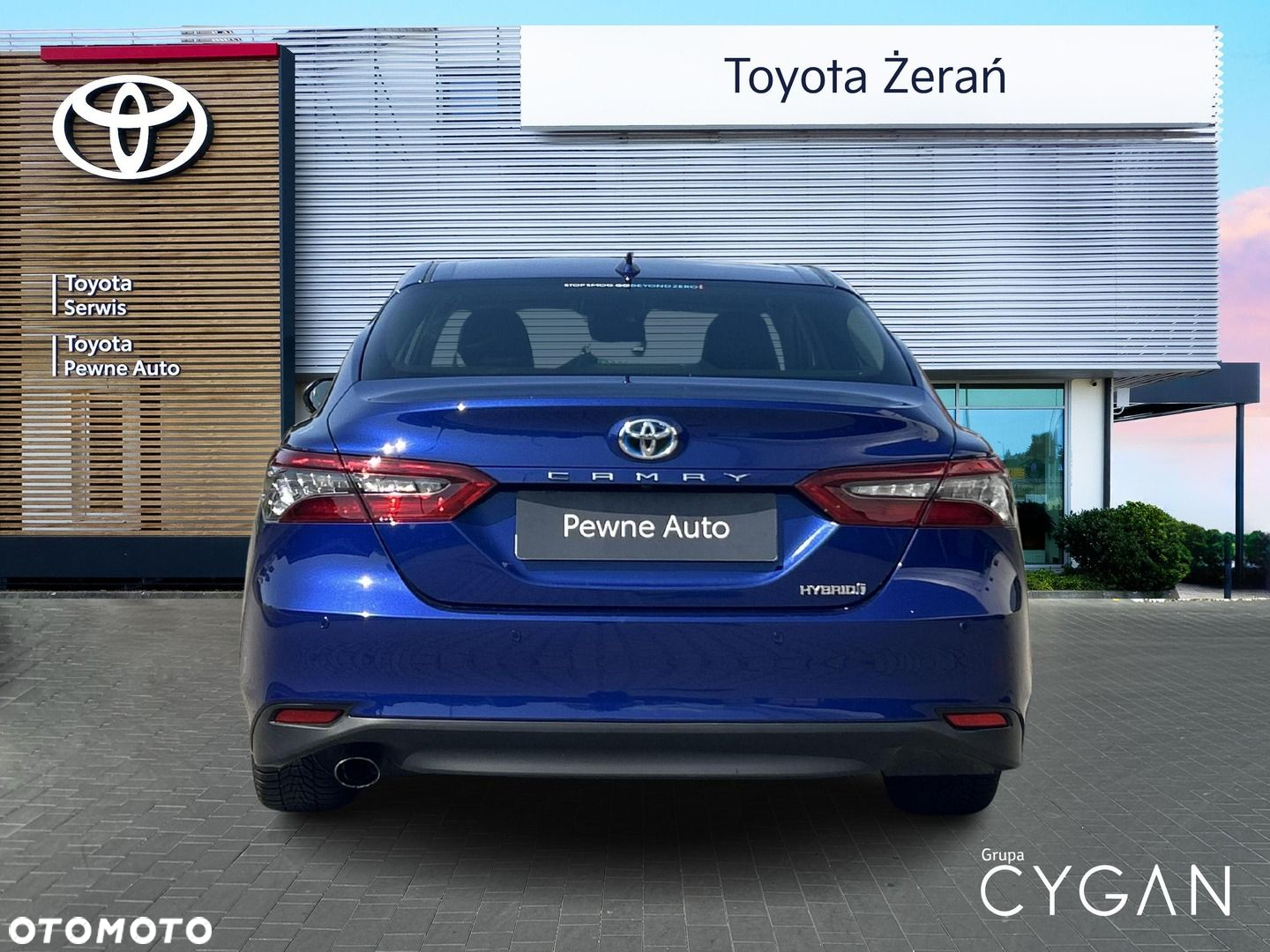 Toyota Camry - 6