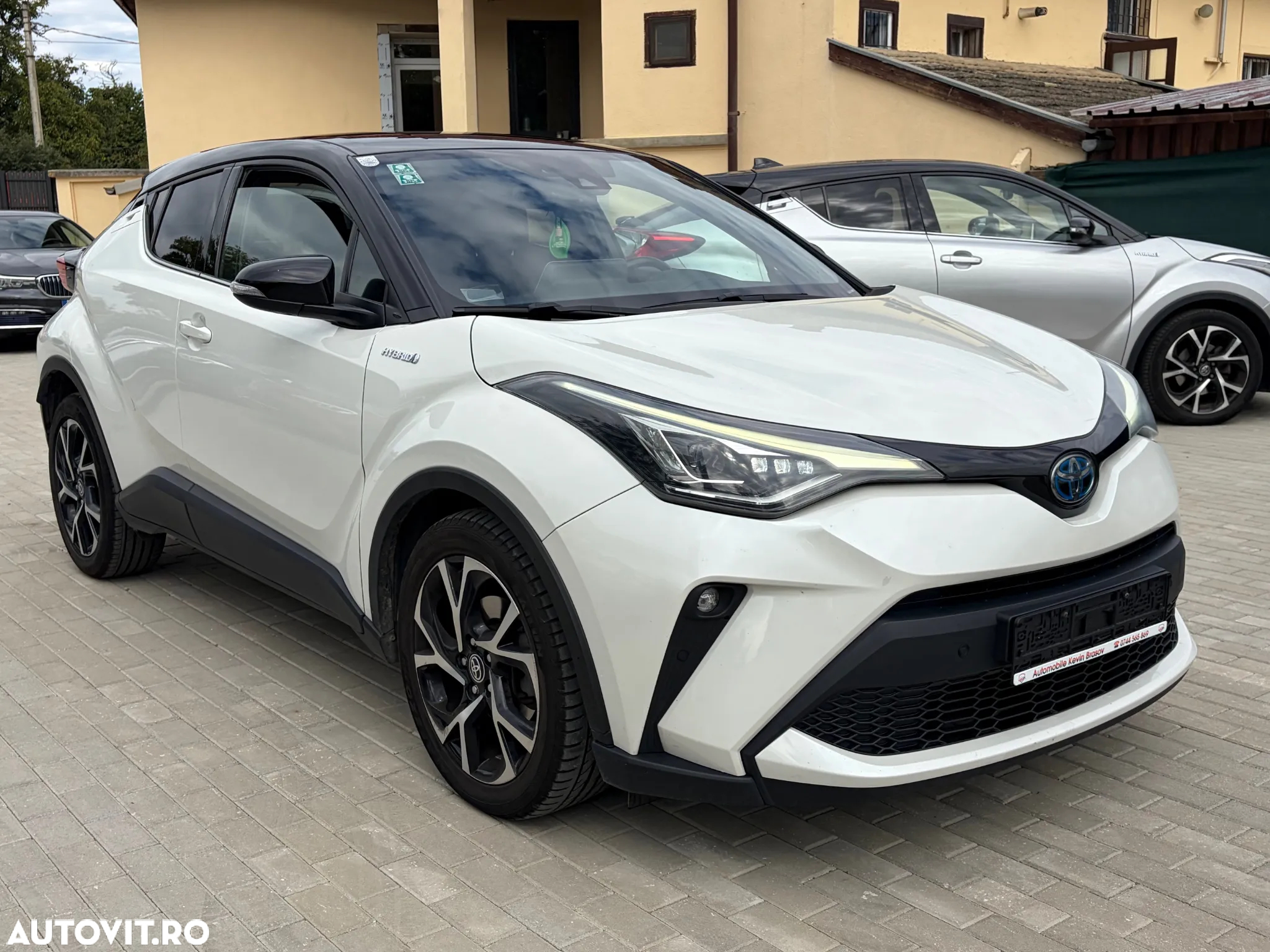 Toyota C-HR Hybrid Lounge - 2