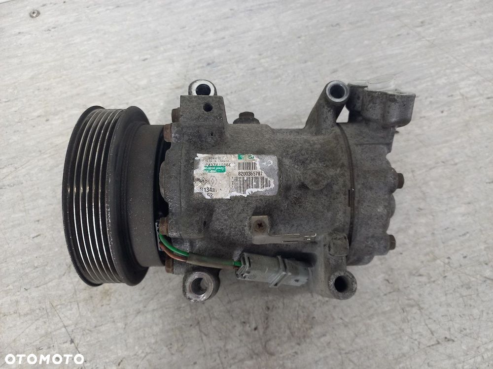 POMPA, SPRĘŻARKA KLIMATYZACJI RENAULT CLIO III 8200365787  SD6V12 1.4 16V - 1