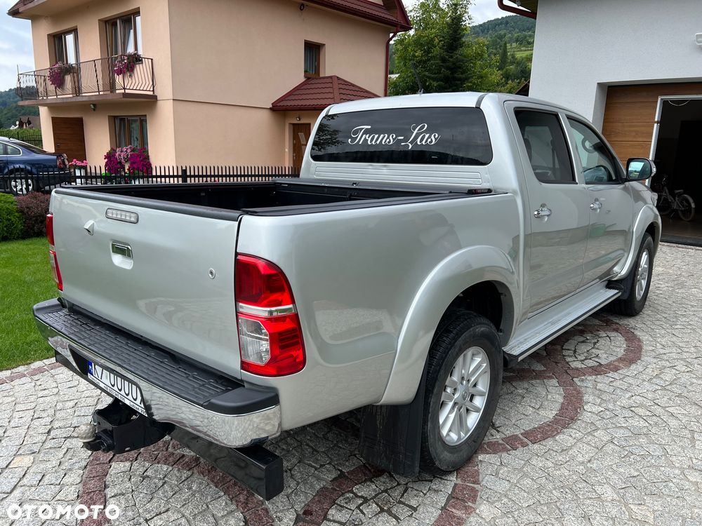 Toyota Hilux 3.0 D-4D Invincible - 2