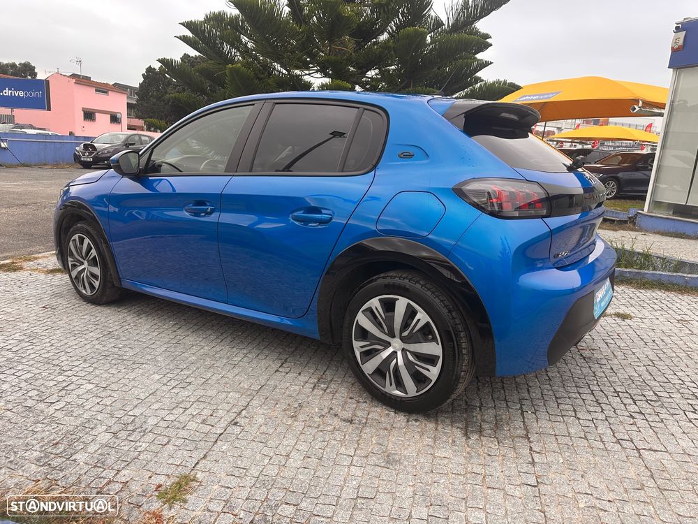 Peugeot e-208 Allure - 10
