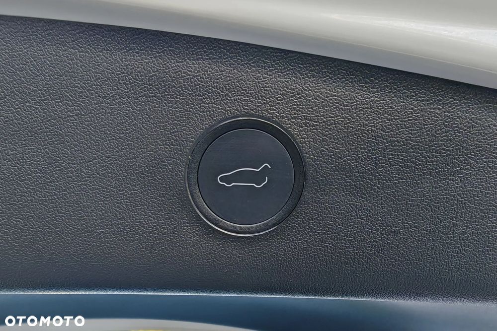 Tesla Model 3 - 13