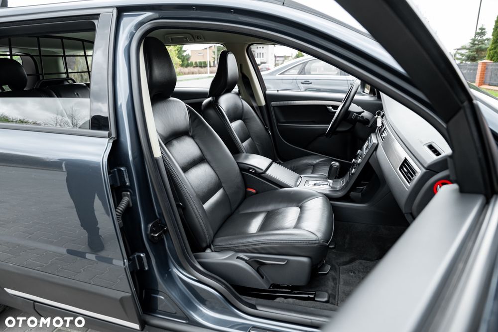 Volvo XC 70 D5 AWD Momentum - 23