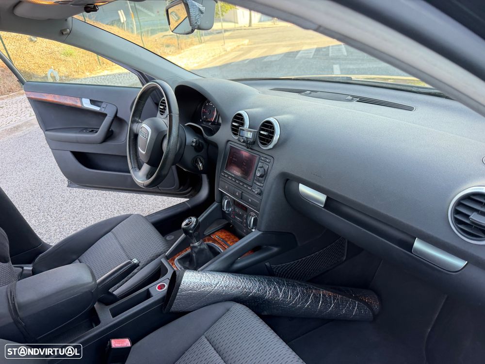 Audi A3 Sportback 1.9 TDi Ambiente FPD - 11
