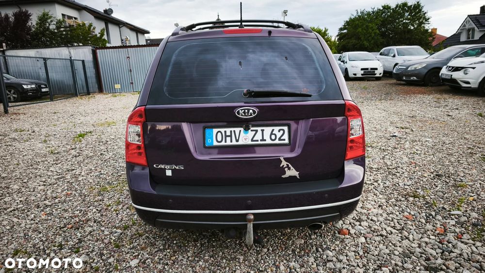 Kia Carens - 9