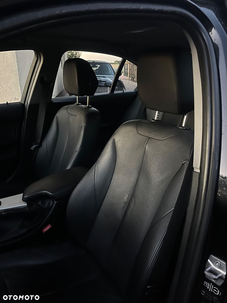 BMW Seria 3 318d Sport Line - 11
