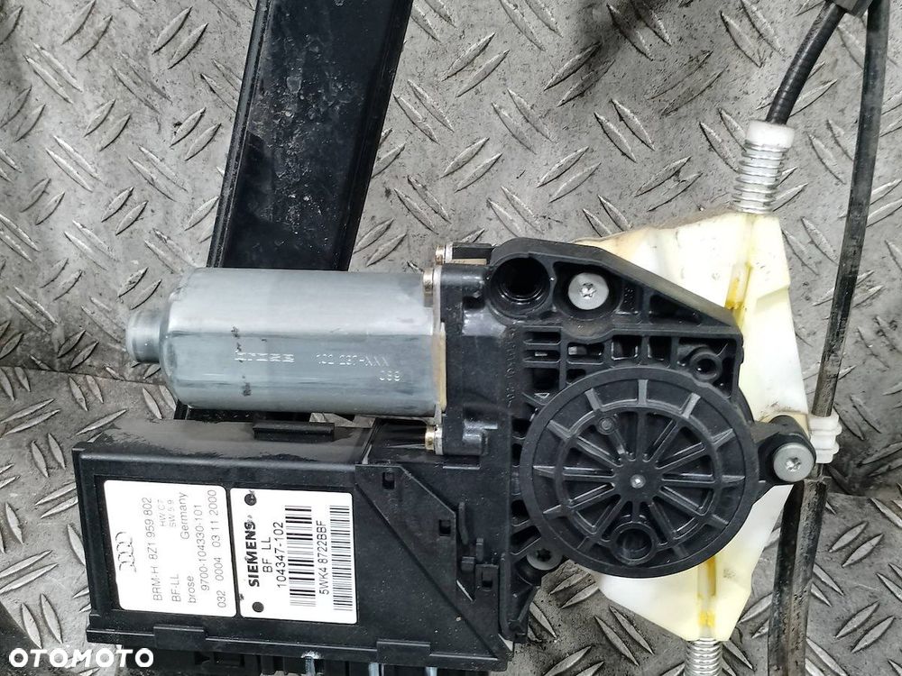 PODNOŚNIK SZYBY PRAWY PRZÓD ZE STELAŻEM AUDI A2 8Z0837754A       8Z1959802 - 4