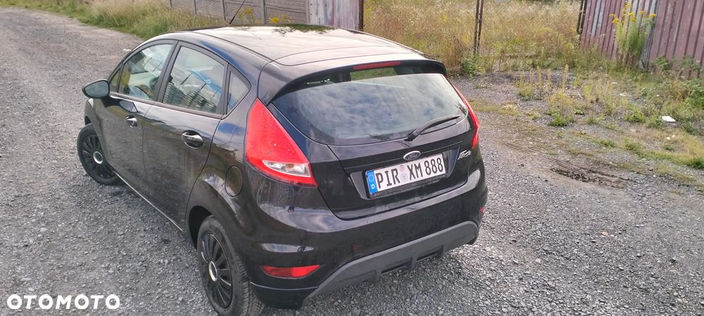 Ford Fiesta - 32