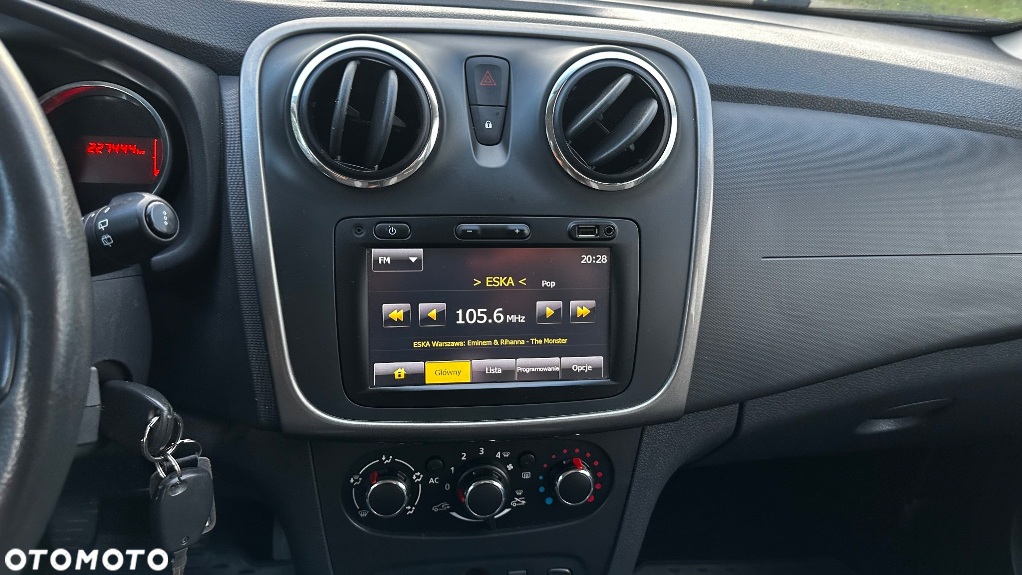 Dacia Sandero TCe 90 Celebration - 26