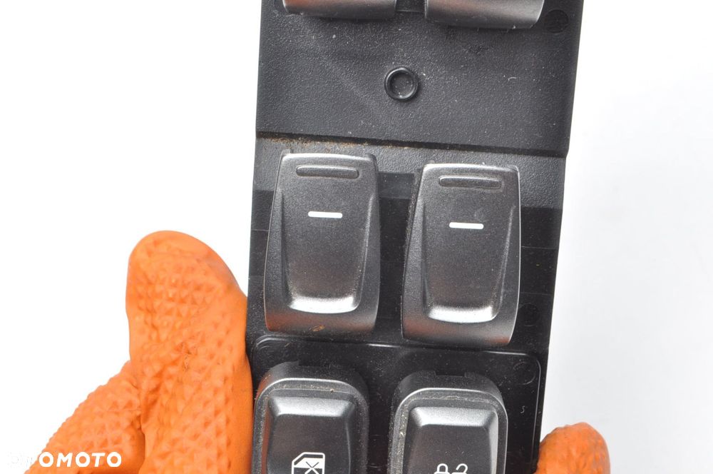 SSANGYONG TIVOLI LIFT PANEL PRZEŁĄCZNIK SZYB 23R 85812-35200 - 3