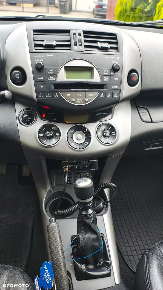Toyota RAV4 2.2 D-4D Prestige - 9