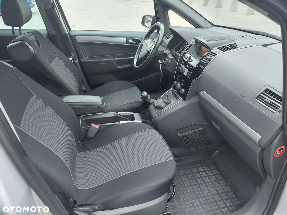 Opel Zafira 1.9 CDTI Cosmo - 19