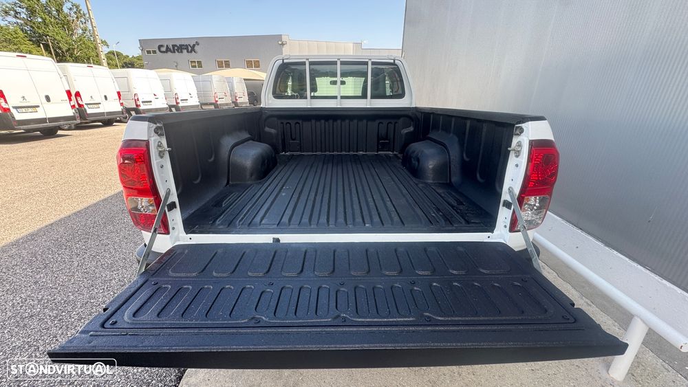 Toyota Hilux 2.4 D-4D 4X4 cabine extra - 4