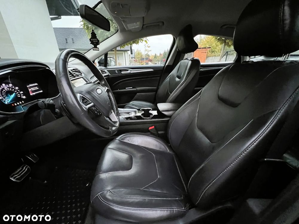 Ford Fusion 2.0 EcoBoost Titanium - 9