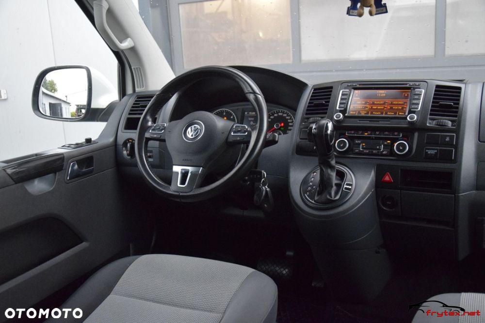 Volkswagen Caravelle - 24