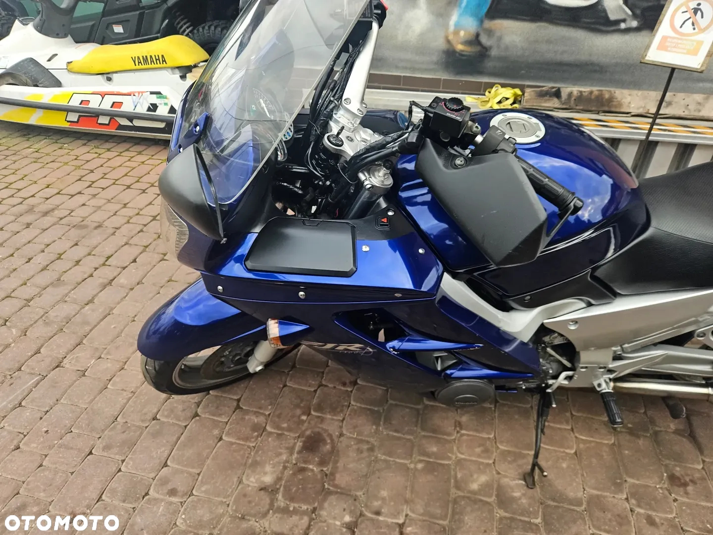 Yamaha FJR - 7