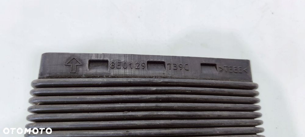 DOLOT WLOT POWIETRZA AUDI A4 B7 8E0129739C - 2