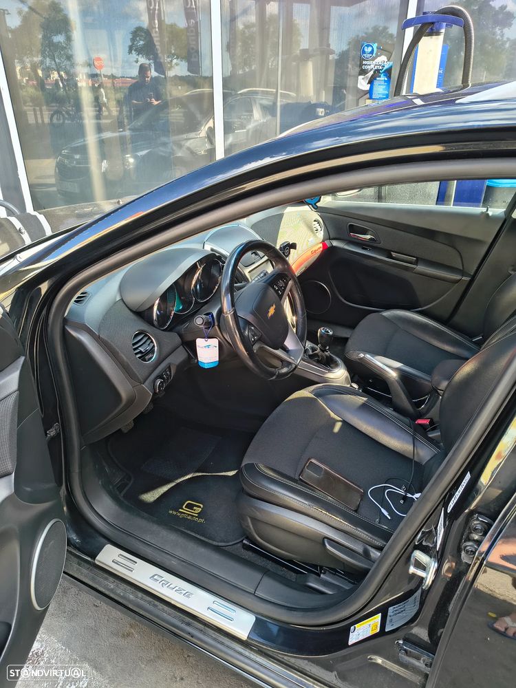 Chevrolet Cruze SW 1.7 VCDi LTZ - 16